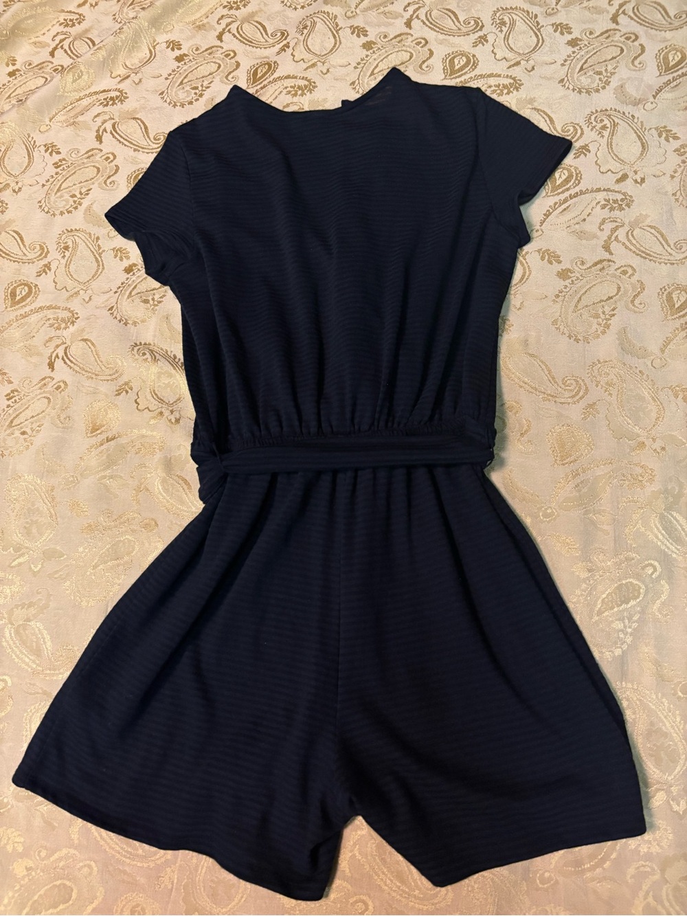 Gap Women’s Black Short-Sleeve One-Piece Romper with Waist Tie - Picture 6 of 7